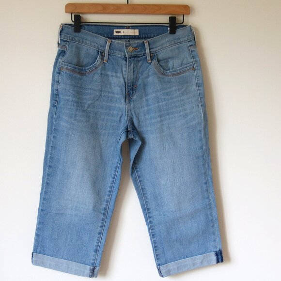 Levi's Denim - Women's Levis Denim Capris Light Wash Size 6 / 28